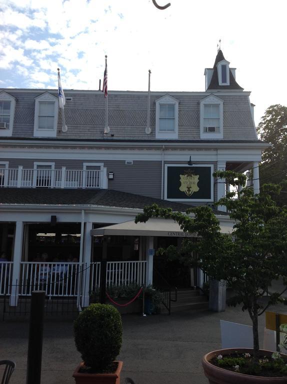 The Crown & Anchor Hotel Provincetown Exterior photo