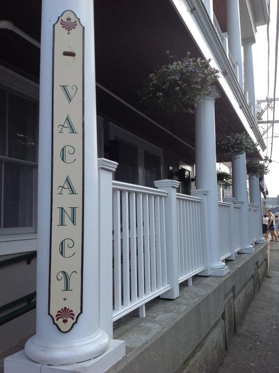 The Crown & Anchor Hotel Provincetown Exterior photo